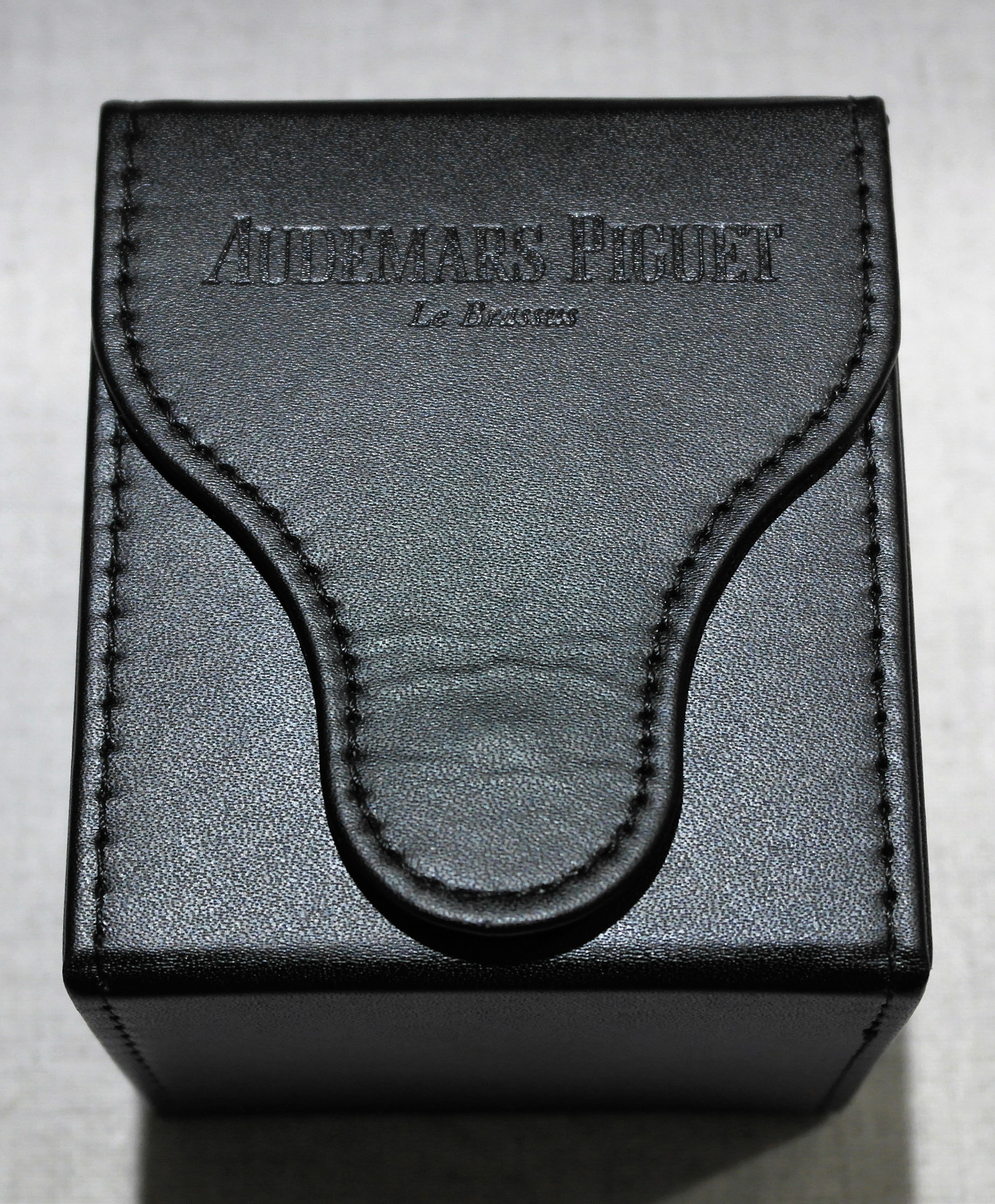 Audemars Piguet vintage travel watch box leather black newoldstock | San Giorgio a Cremano