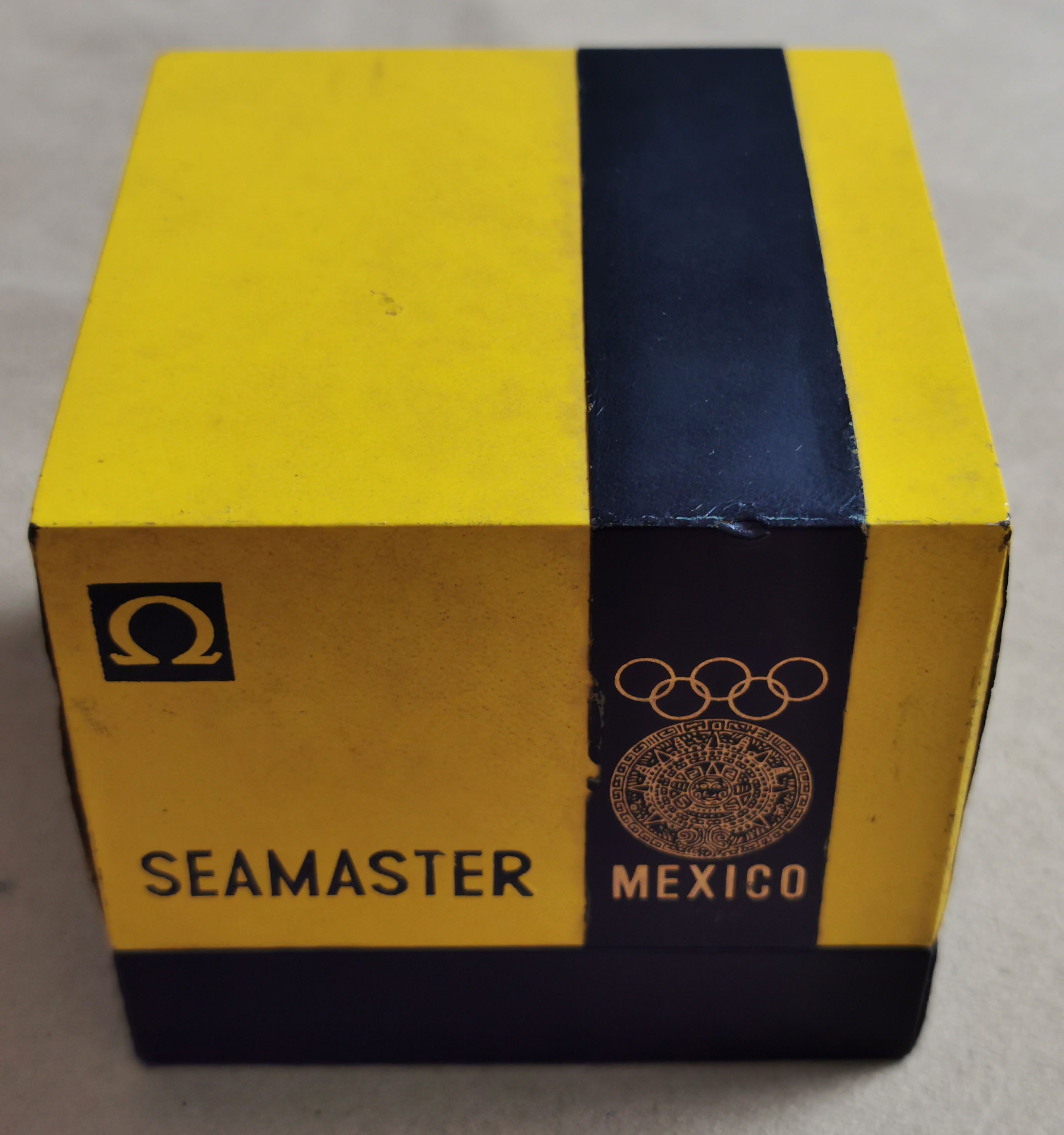 Omega rare cube box for seamaster models Mexico 68 in good condition | San Giorgio a Cremano