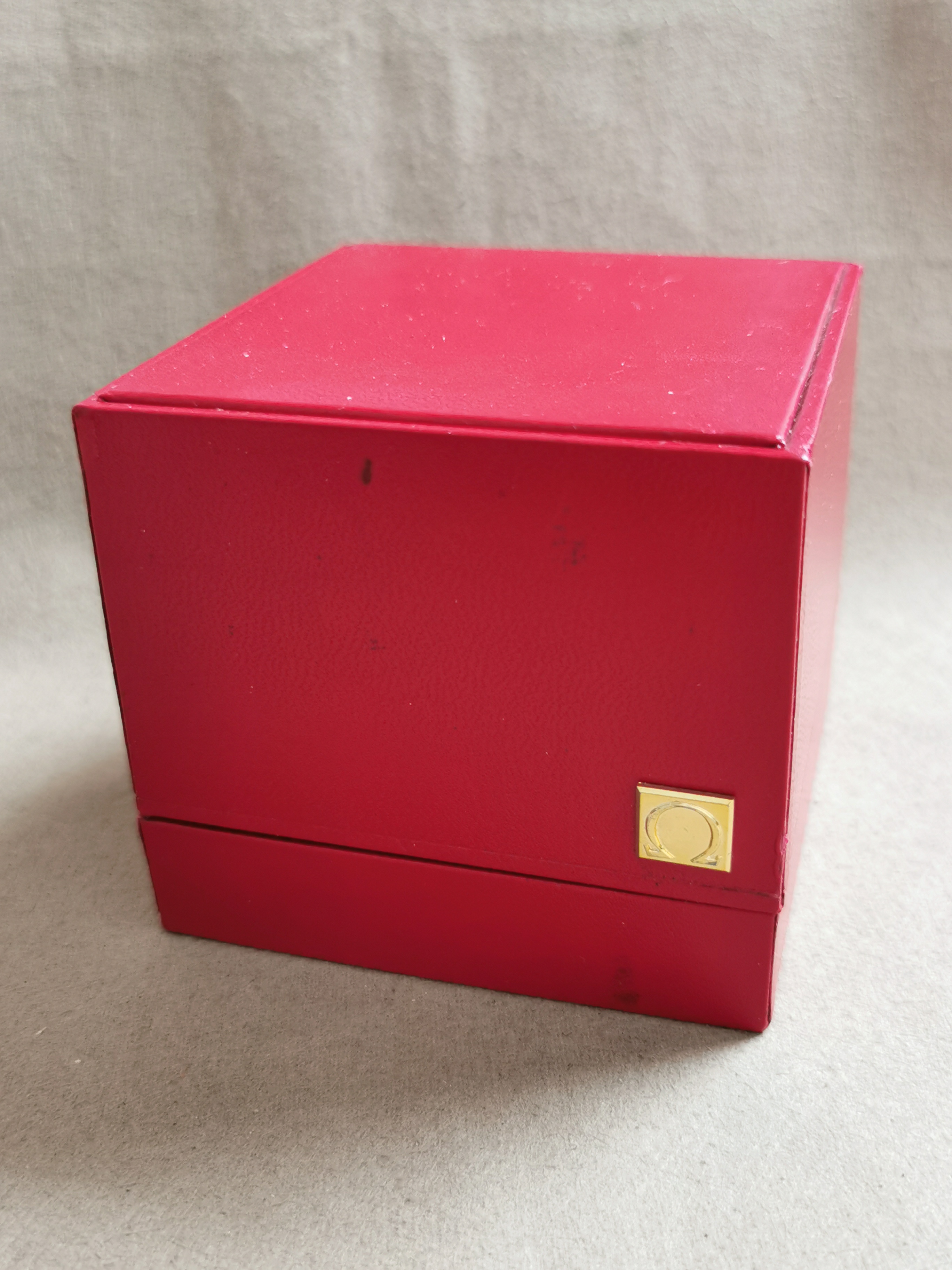 Omega Vintage leather red cube box for any models no outer box in good condition | San Giorgio a Cremano