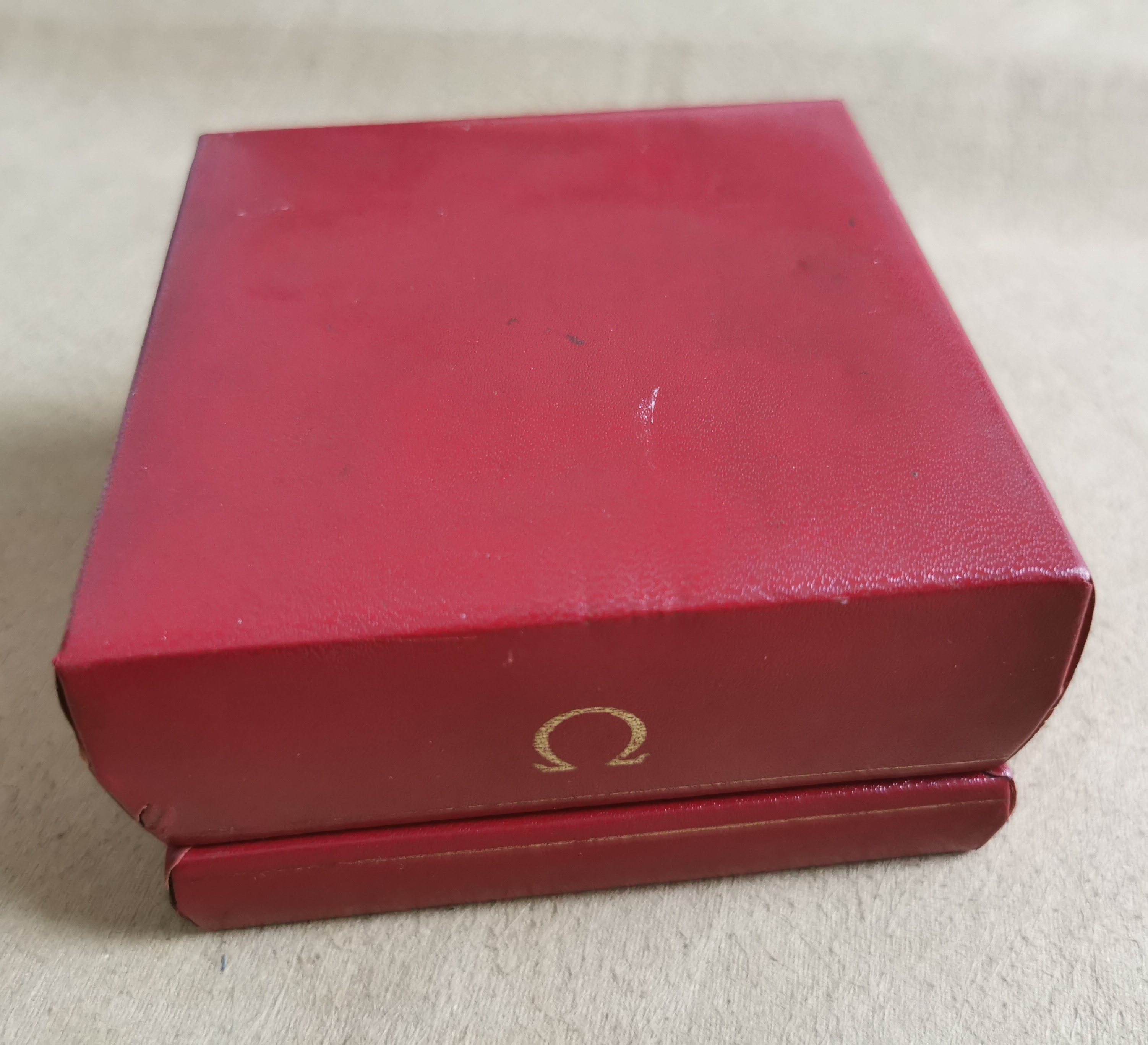 Omega Vintage leather red box for any models no outer box in used condition | San Giorgio a Cremano