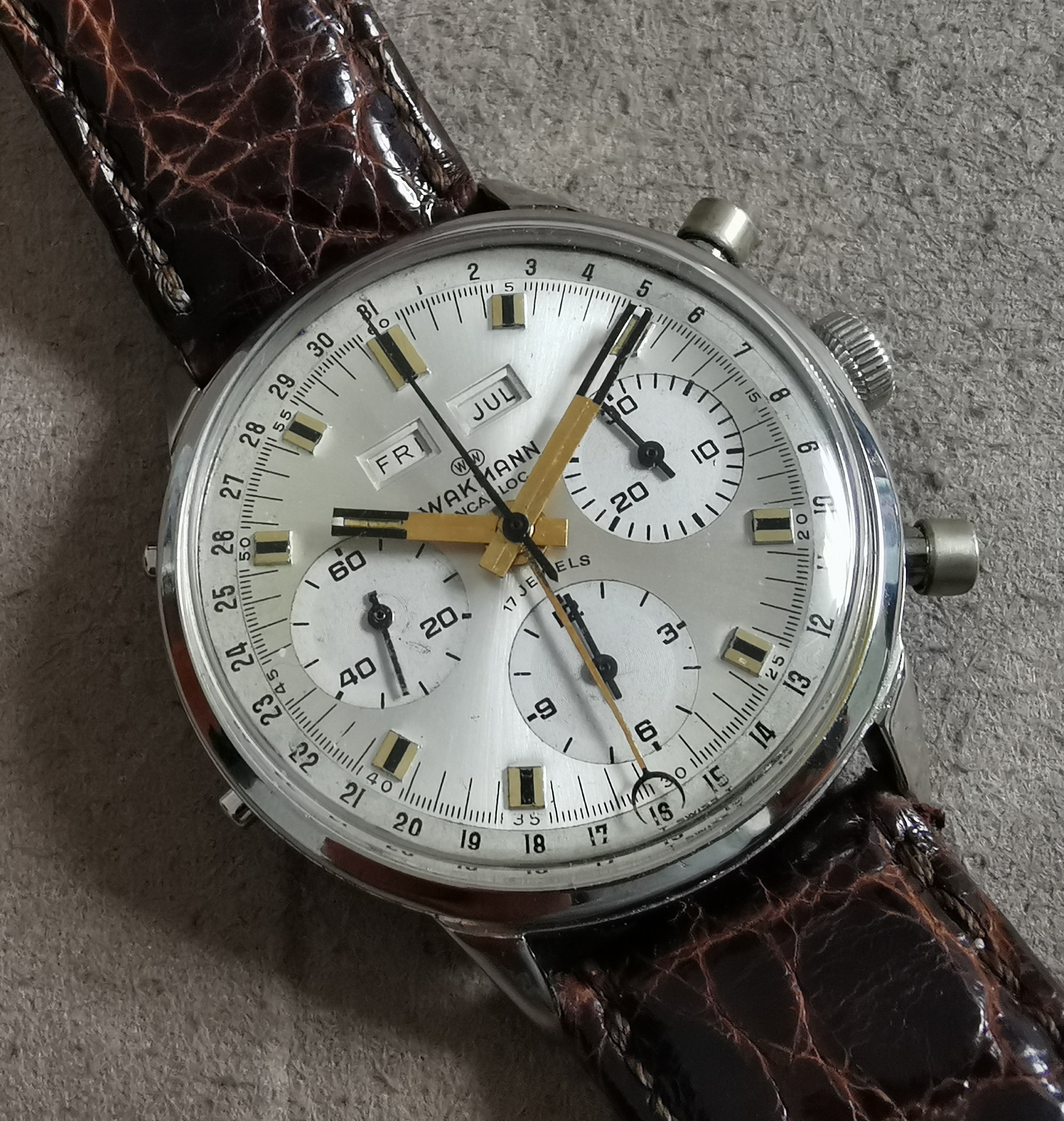 Wakmann Triple Date Chronograph Vintage Men's Watch Steel Mm 37 Silver Dial Caliber Valjoux 72C | San Giorgio a Cremano