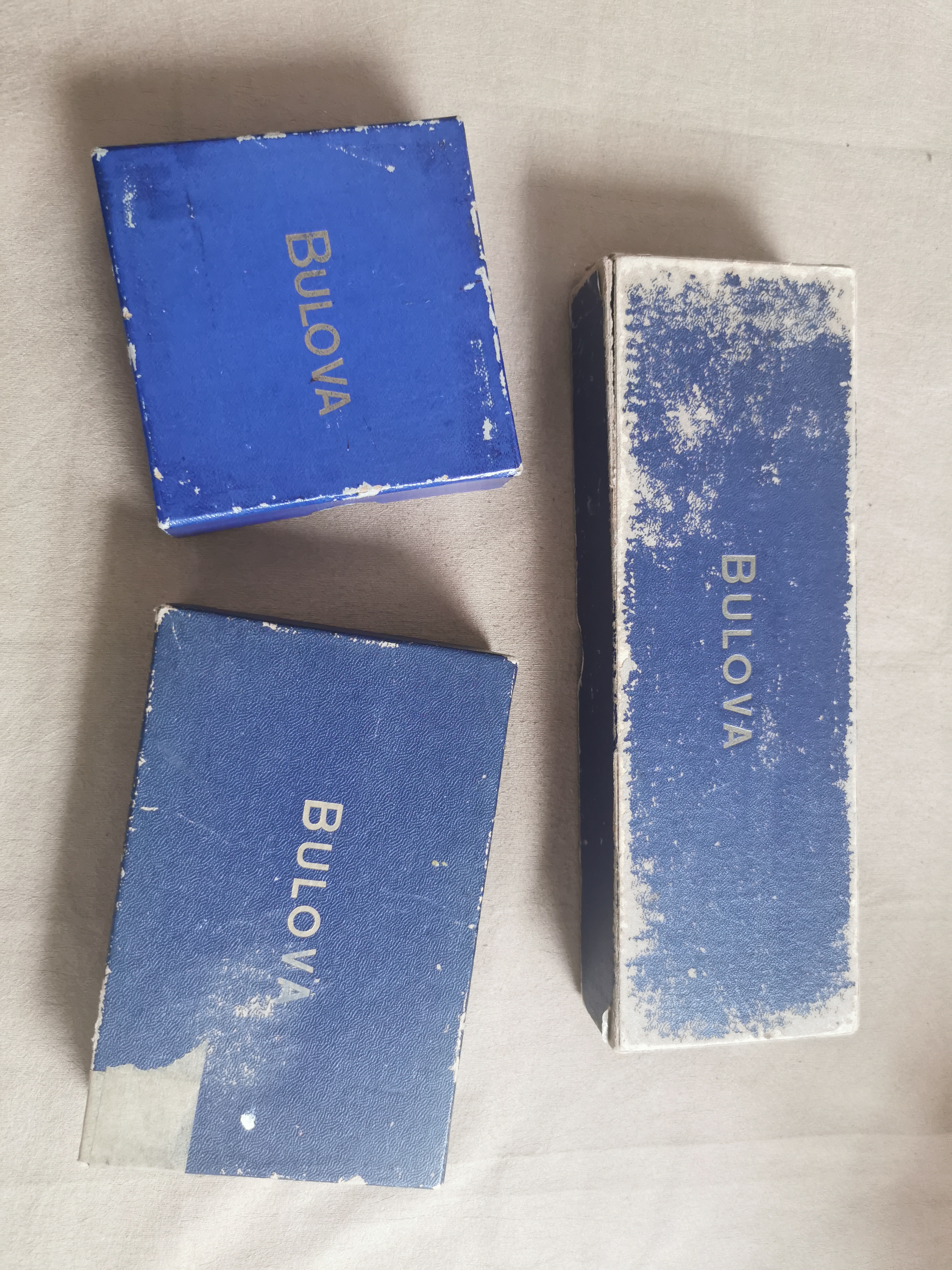Bulova vintage tris blu watch or watchmaker carton box in used condition | San Giorgio a Cremano