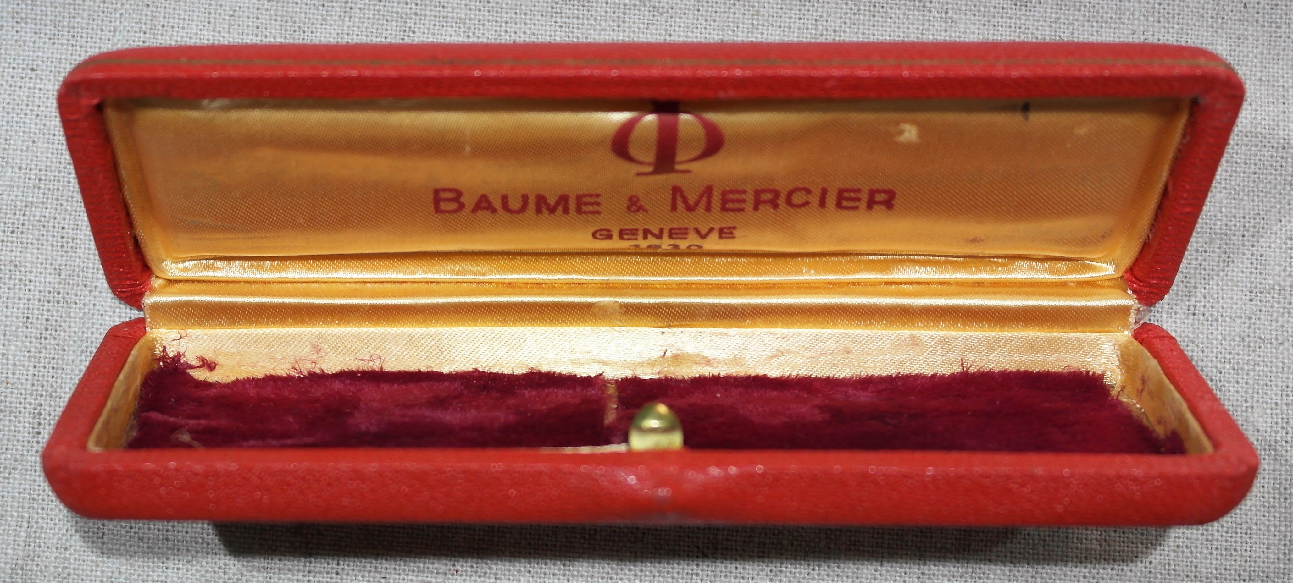 Baume & Mercier vintage plastic watch box red old logo for man's models good condition