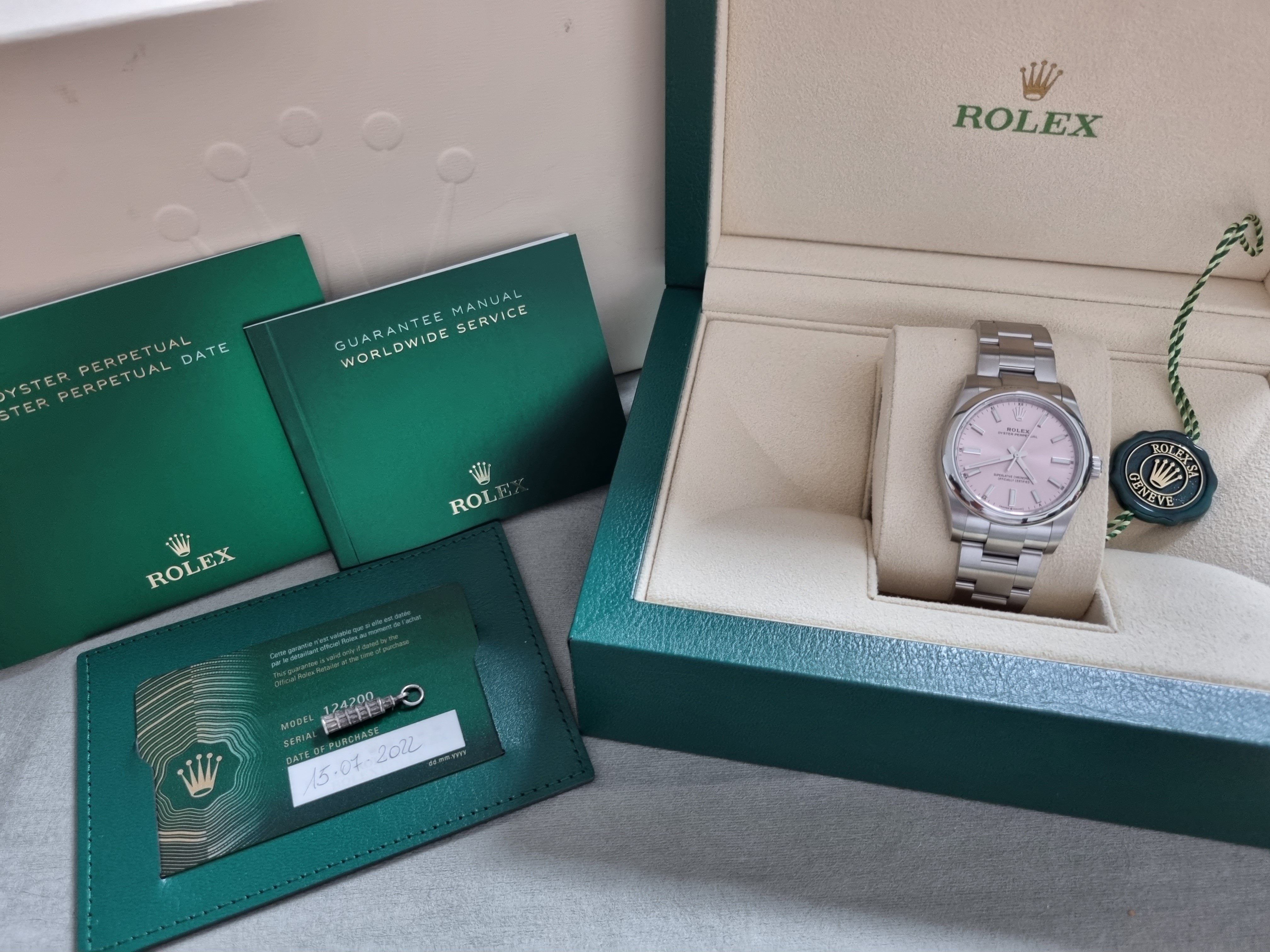 Rolex Oyster Perpetual Oyster Perpetual 34mm 2022 Pink Dial 124200 Unworn Complete Full Set | San Giorgio a Cremano