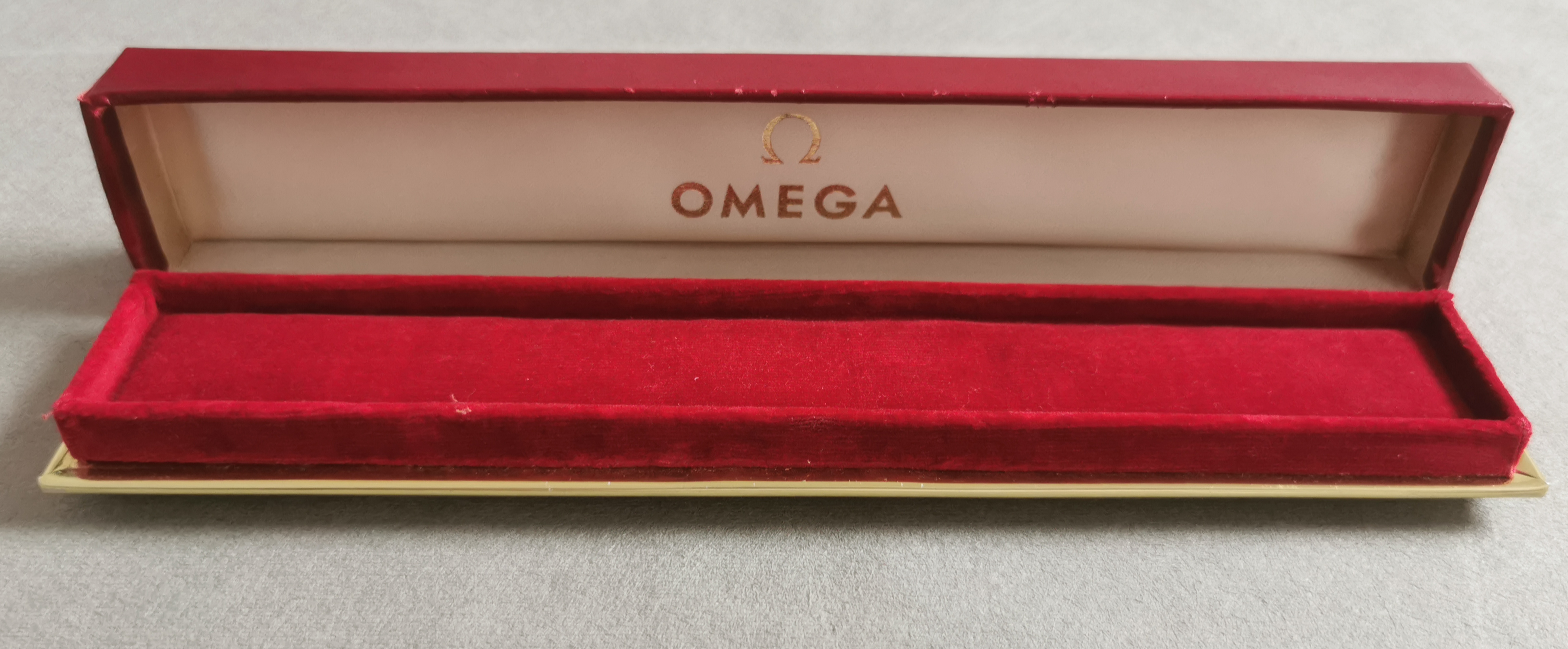 Omega vintage watch box leather red for women models like new condition T3 | San Giorgio a Cremano
