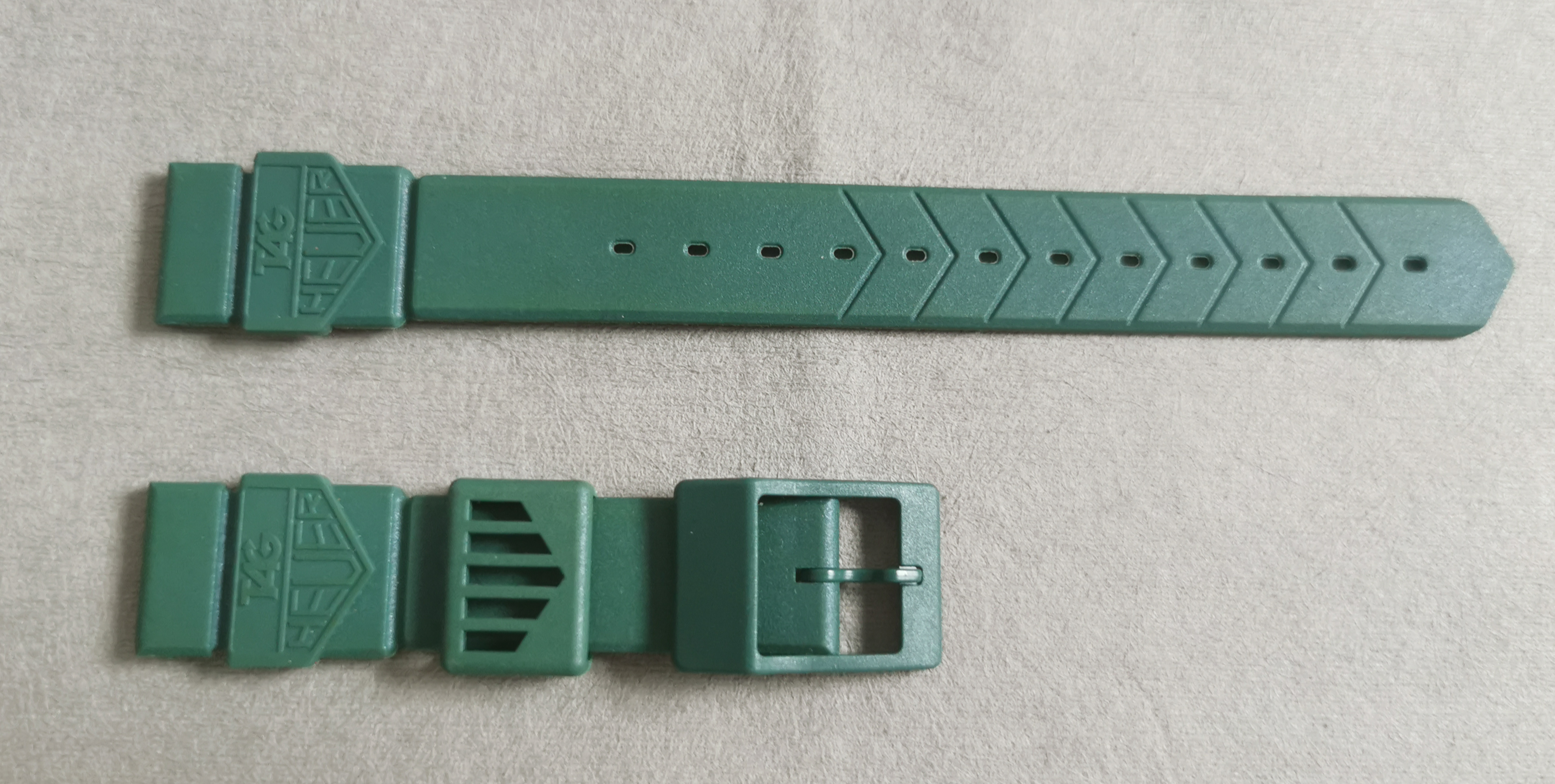 TAG Heuer 2000  Vintage 18-16 mm Rubber Watch Band Strap Green for Formula 1 One Models Newoldstock | San Giorgio a Cremano