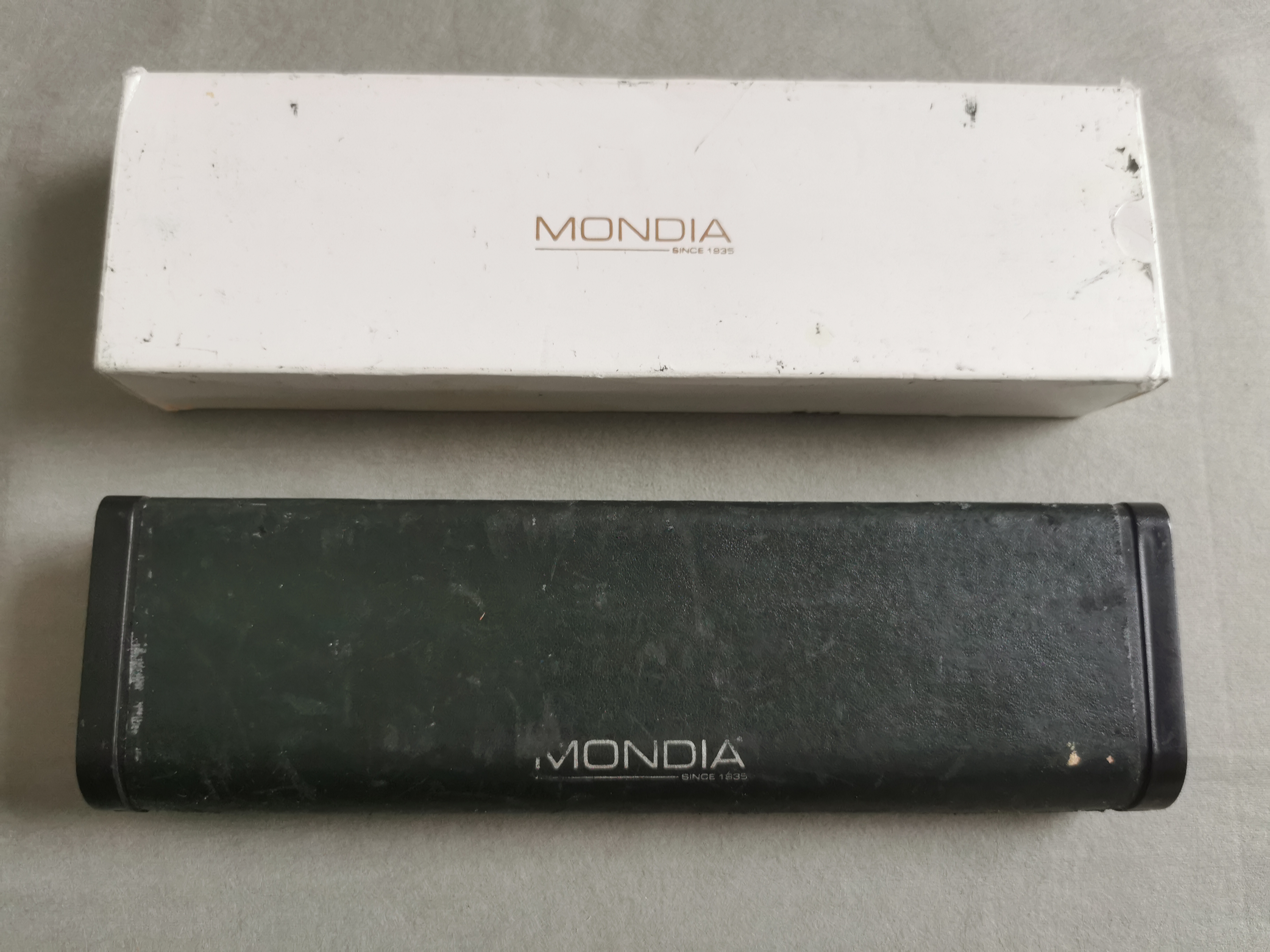 Mondia vintage watch box dark green leather complete outer box in used condition | San Giorgio a Cremano