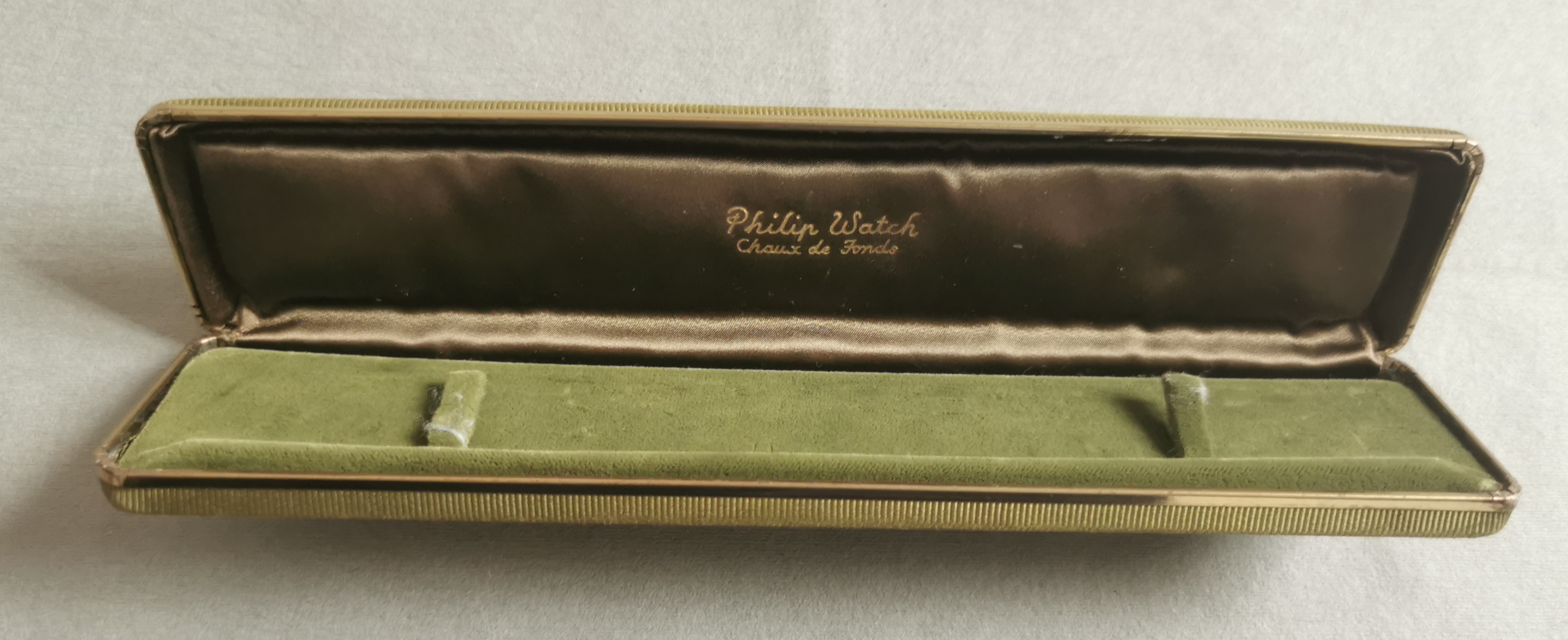 Philip Watch  " Chaux de Fonds " vintage lady velvet green watch box good condition | San Giorgio a Cremano