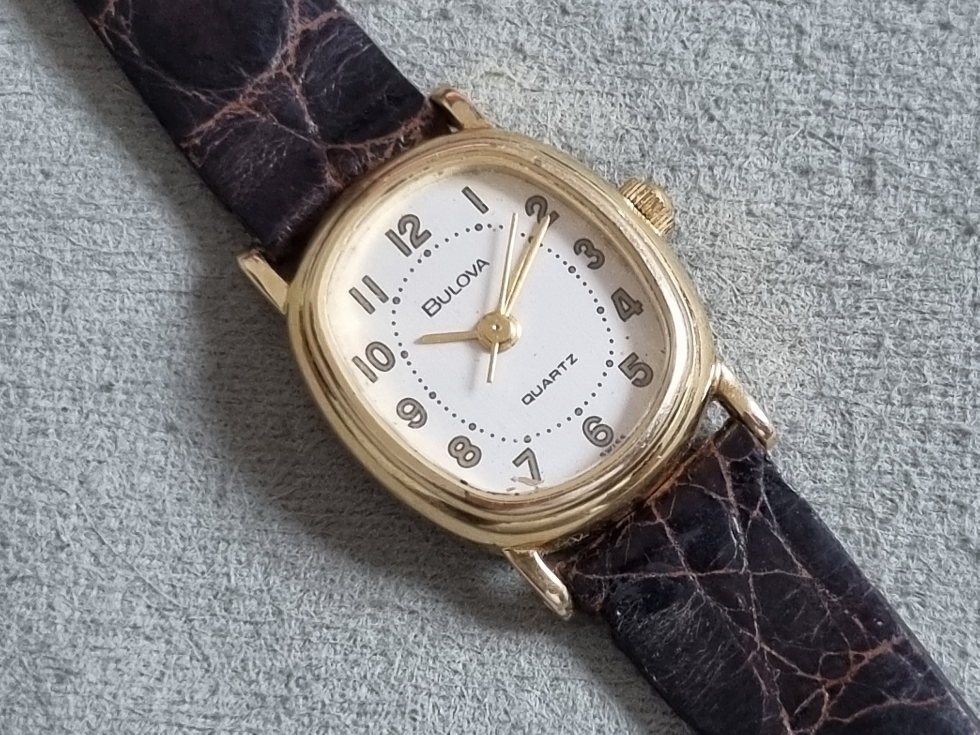 Bulova P4 vintage steel and gold plated watch mm 20x22 swiss quartz working - good condition | San Giorgio a Cremano