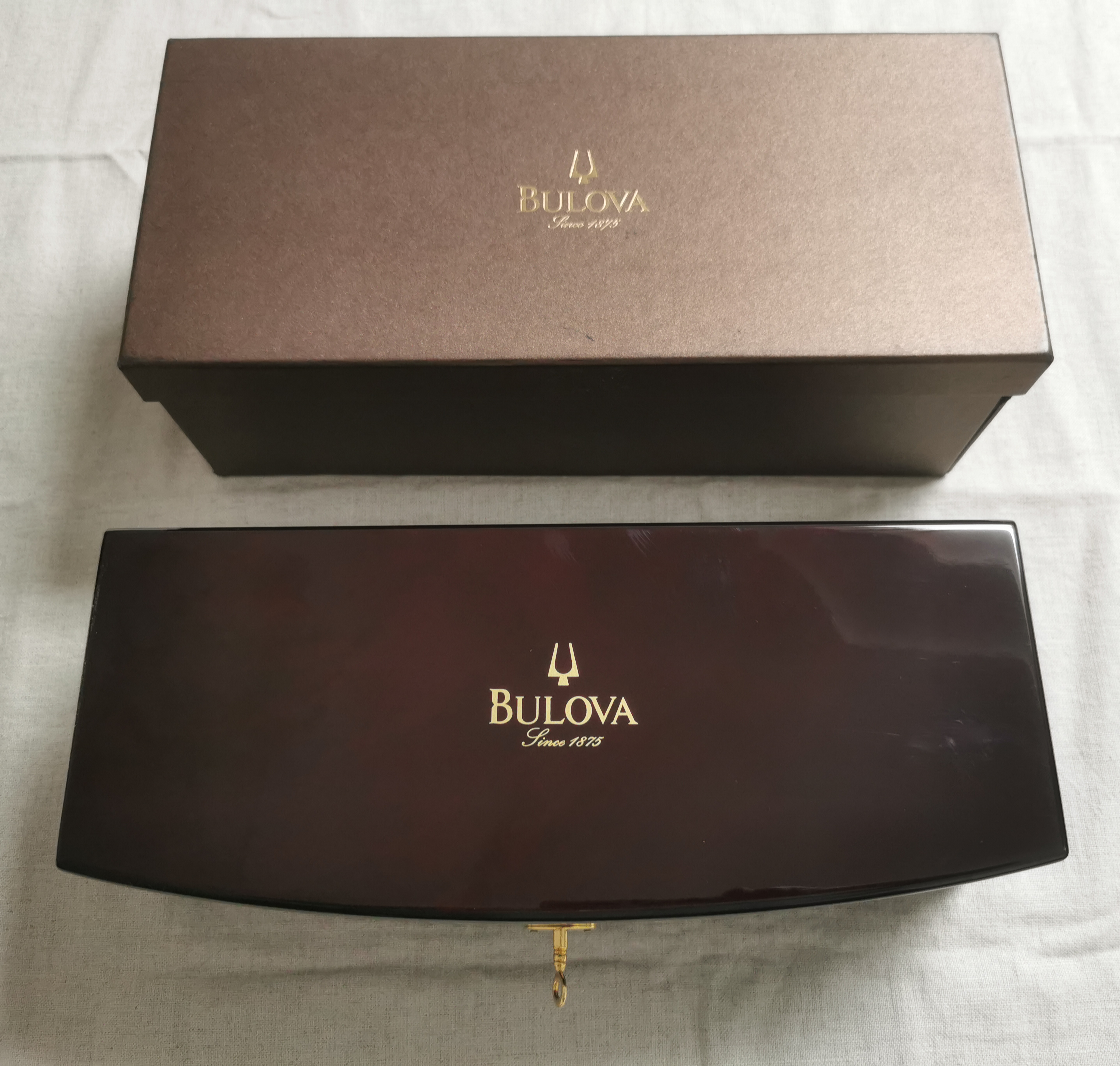 Bulova vintage maxy brown glossy lacquered wood watch box booklet warranty card blank like new | San Giorgio a Cremano