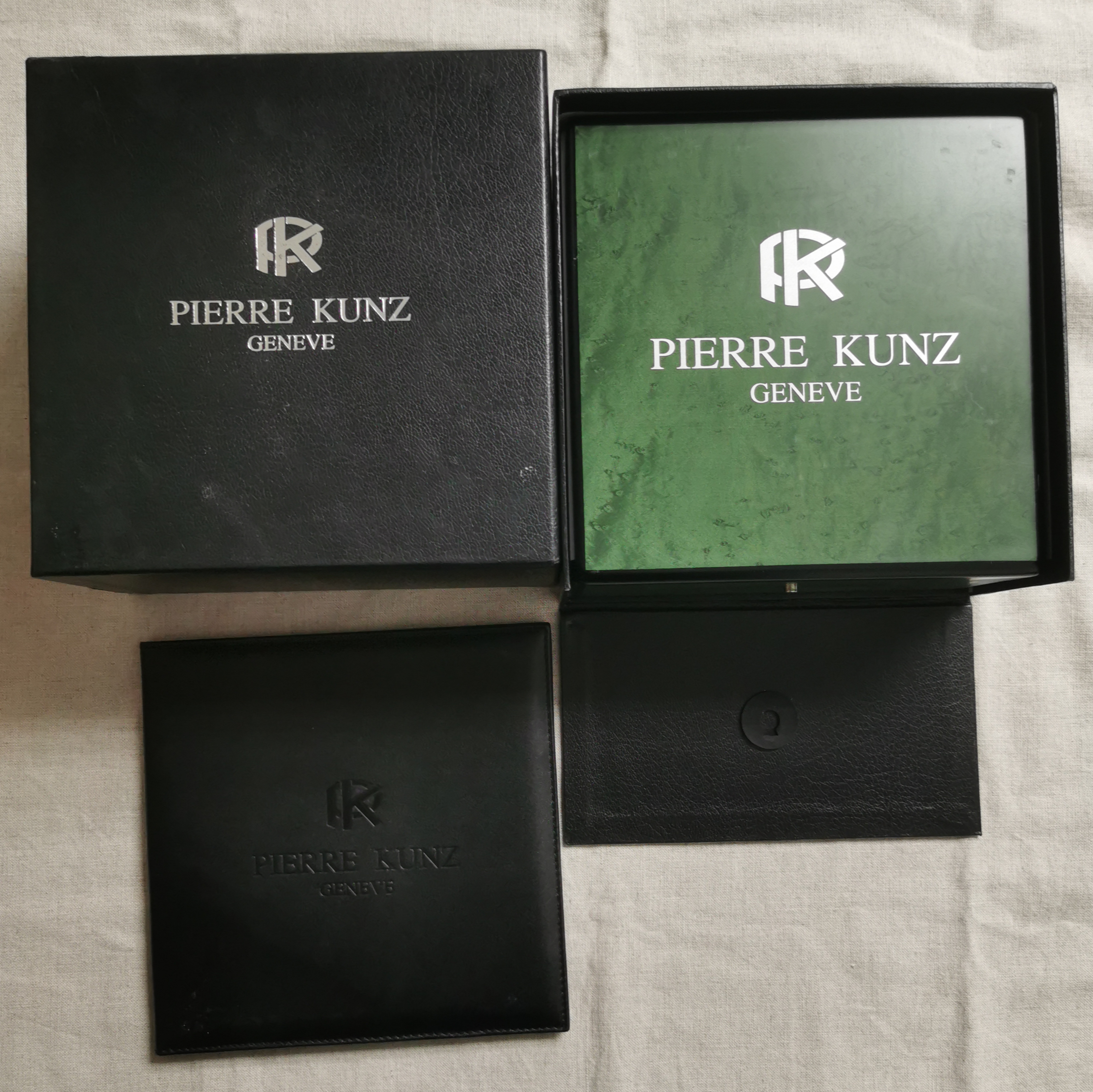 Pierre Kunz vintage wooden green watch box complete wallet and outer box for any models good condition | San Giorgio a Cremano