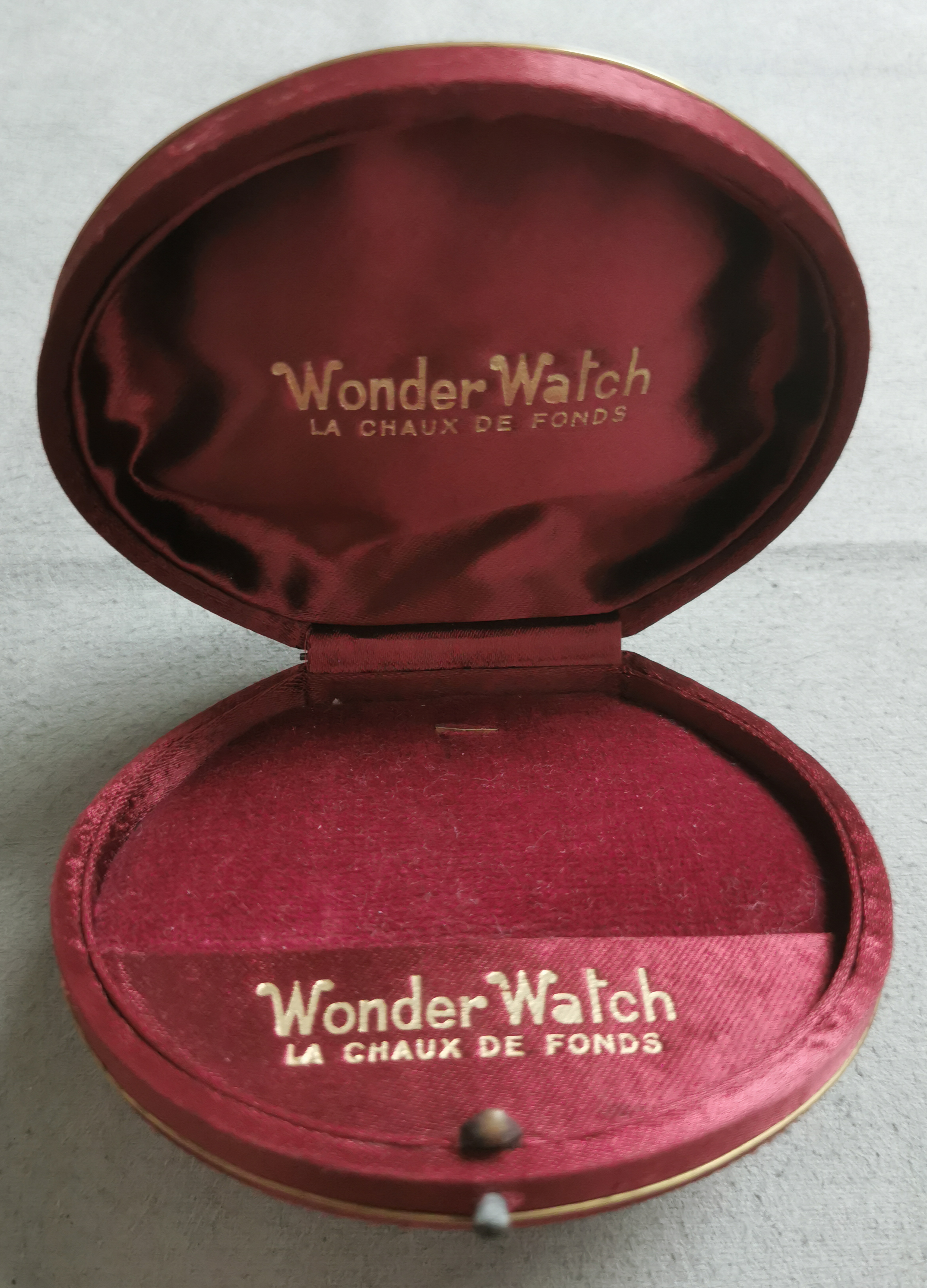 Anonimo Wonder Watch vintage fabric burgundy watch box for lady models in good condition | San Giorgio a Cremano
