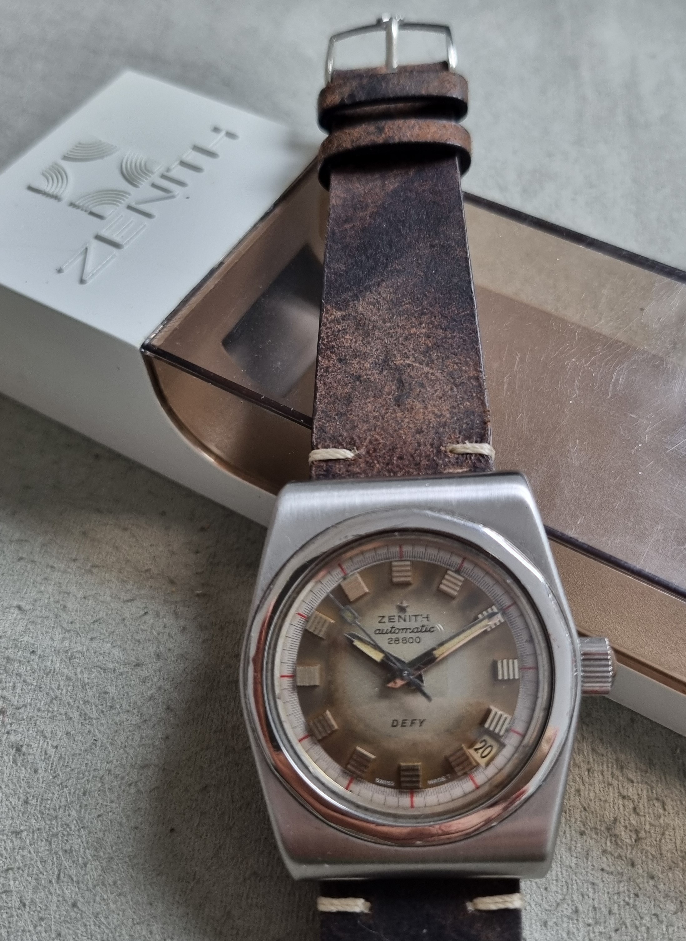 Zenith Defy Defy 28800 ligth Brown dial vintage diver big size steel mm 38x45 automatic on leather box | San Giorgio a Cremano