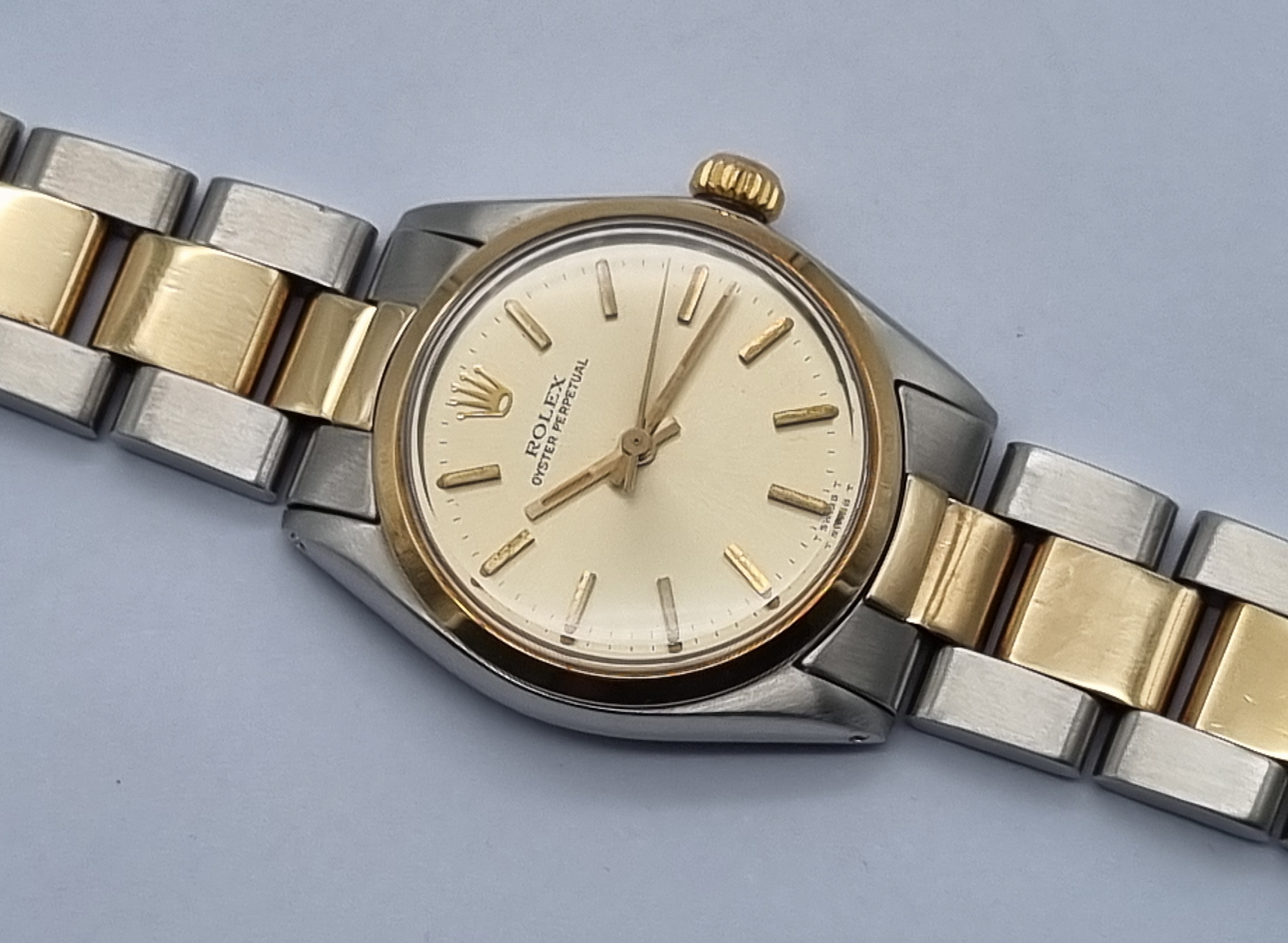 Rolex Oyster Perpetual 6748 Oyster Perpetual 31Mm Steel and Gold 18 Kt Golden Dial Oyster Band With Box Year 1973 | San Giorgio a Cremano