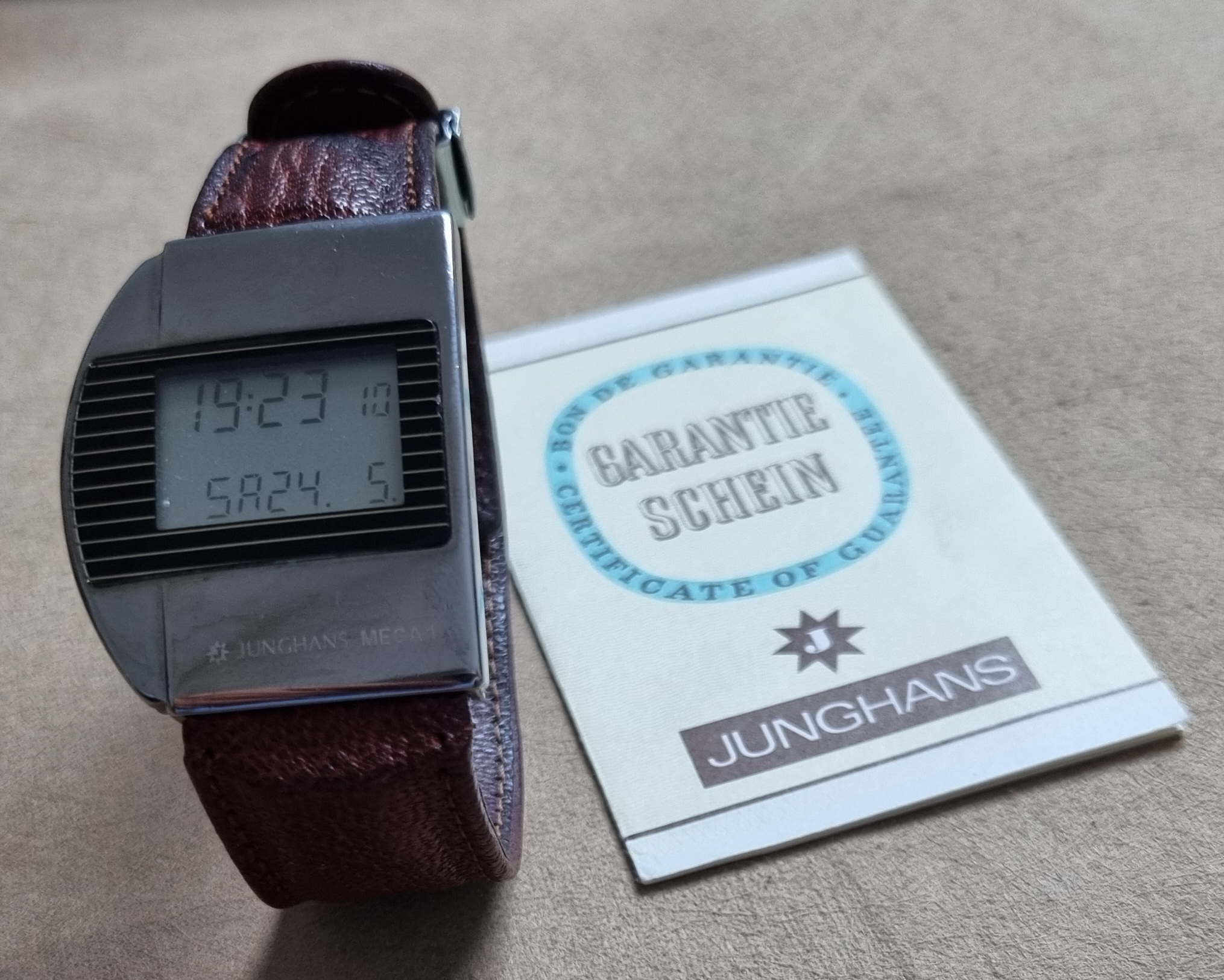 Junghans Ultra Rare Junghans Mega 1 World's First Radio Controlled Watch Collectible Digital Wristwatch Vintage 1990s. Ref. 26/0011007. | San Giorgio a Cremano