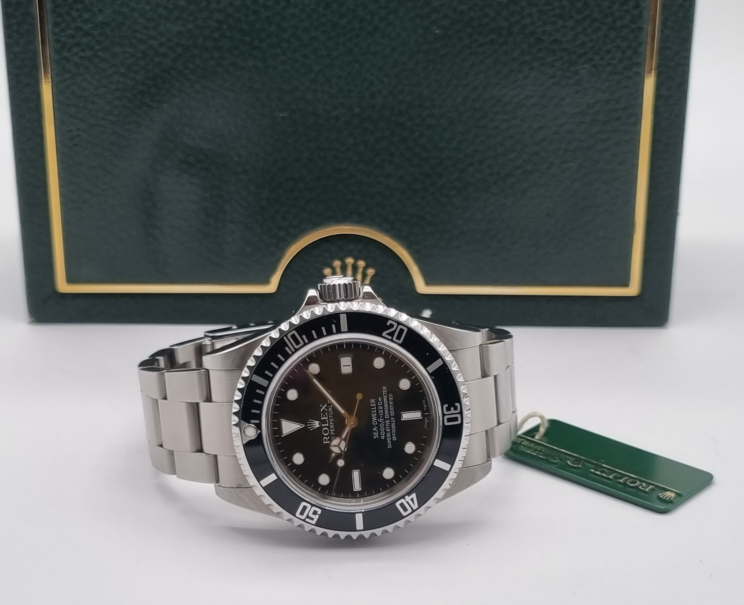 Rolex Sea-Dweller 4000 Sea-Dweller 4000 16600 Steel 40 mm black Z Series Box And Card 2007 Very Good | San Giorgio a Cremano
