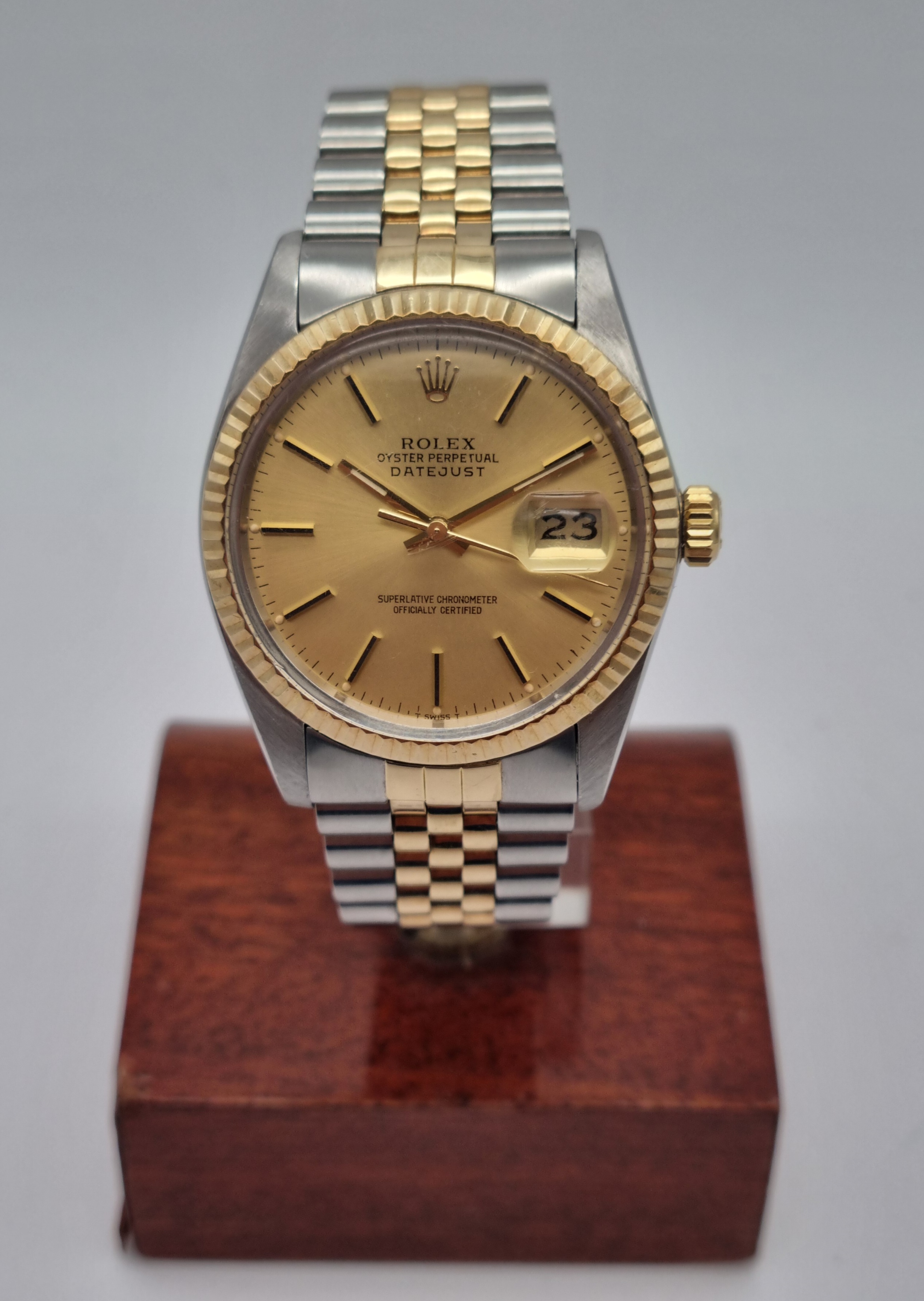 Rolex Datejust Datejust 36 Steel And Gold 18 Kt Golden Dial Vintage Mens Watch 16013 Year 1982 | San Giorgio a Cremano