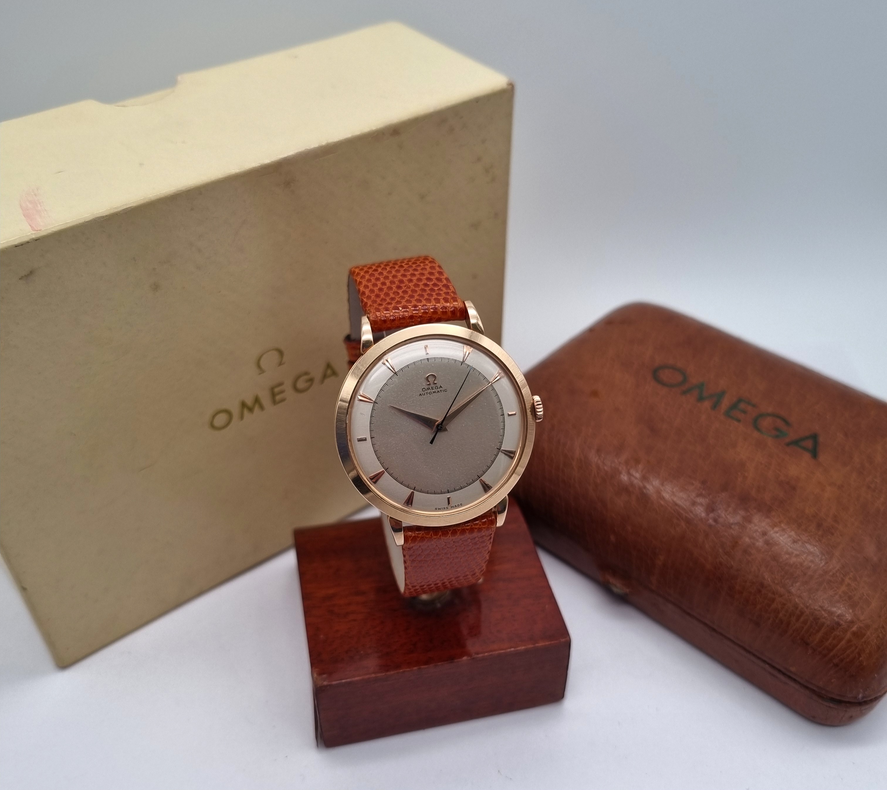 Omega 2481 Rare Oversize MM 37.5 Rose Gold 18 Kt Automatic Bumper Caliber 351 Never Worn - Box | San Giorgio a Cremano