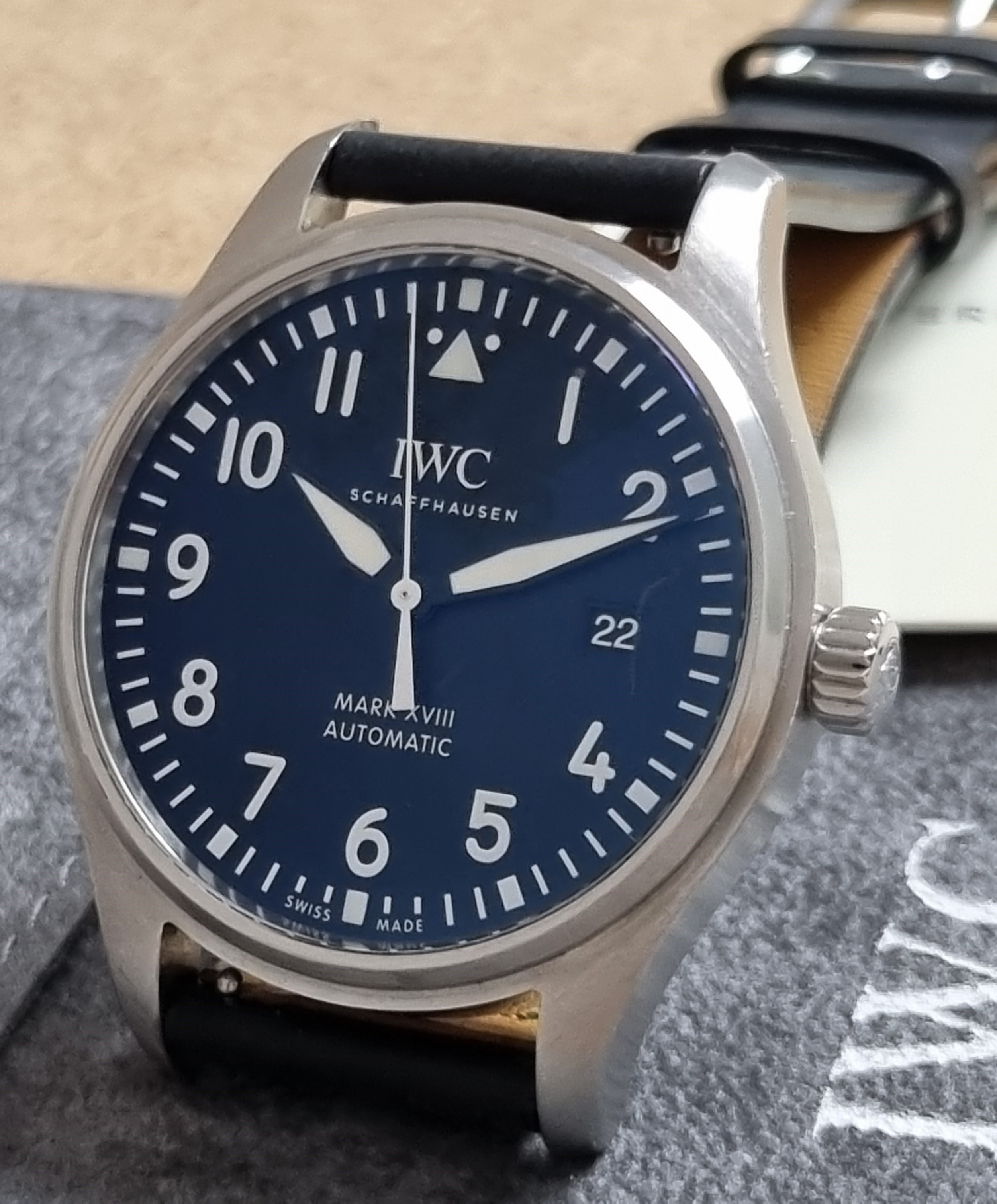 IWC Pilot Pilot Mark XVIII Black IW327001 Steel Automatic Date 40mm Pochette & Card ( Damaged) 2016
