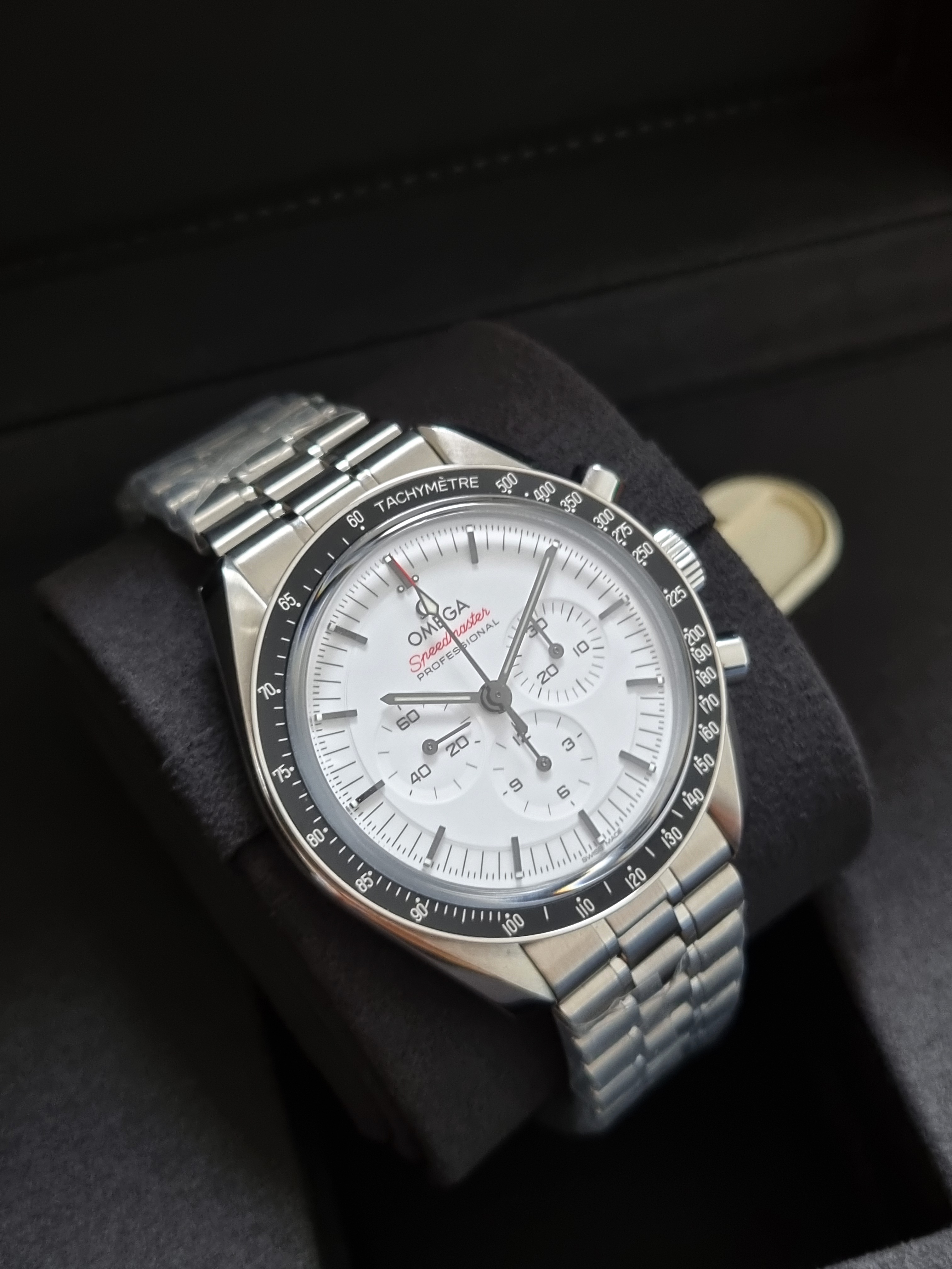 Omega Speedmaster Speedmaster Professional Moonwatch White Dial 310.30.42.50.04.001 New Full Set 2026
